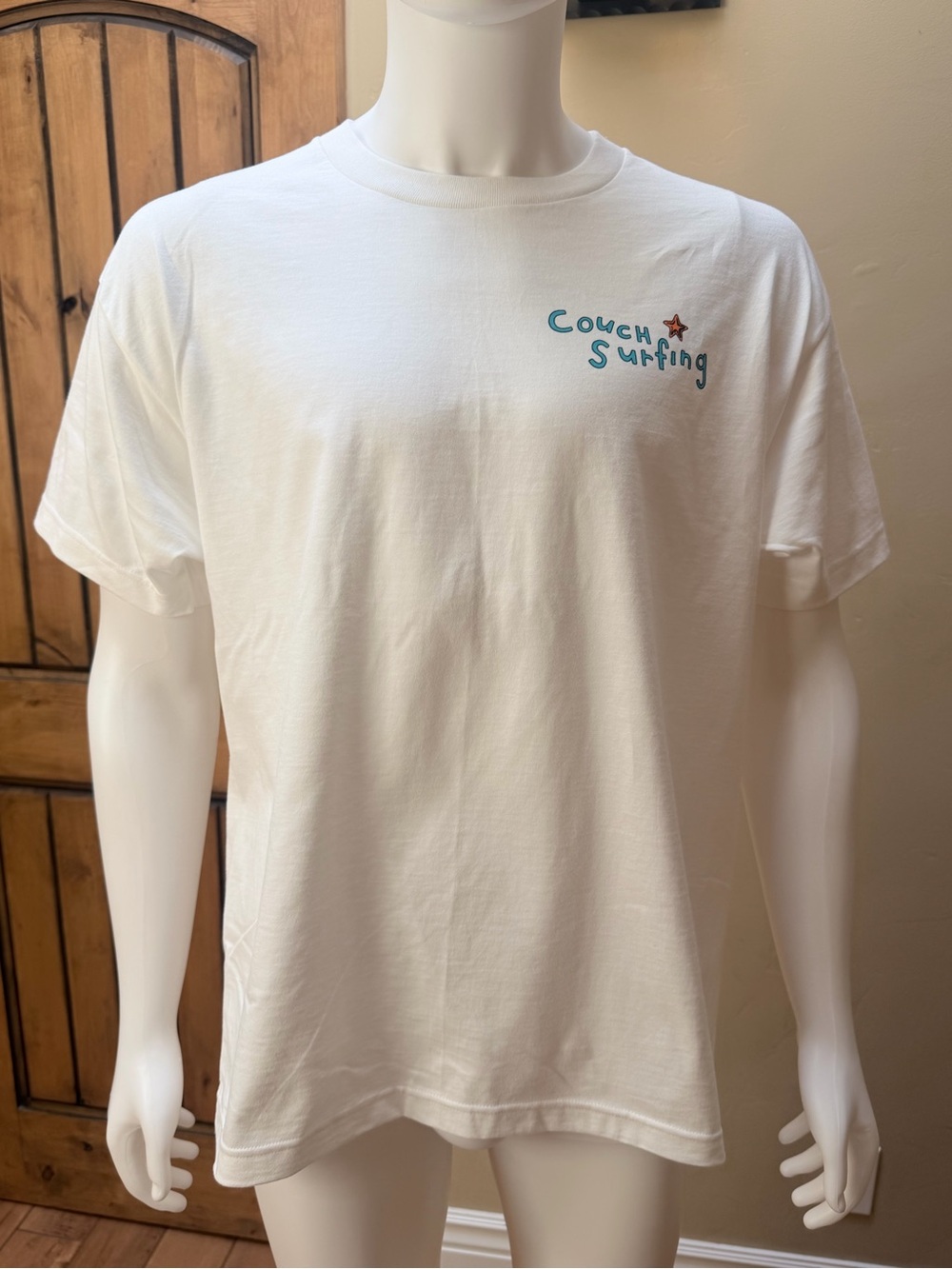 Couch surfing wipe out tee